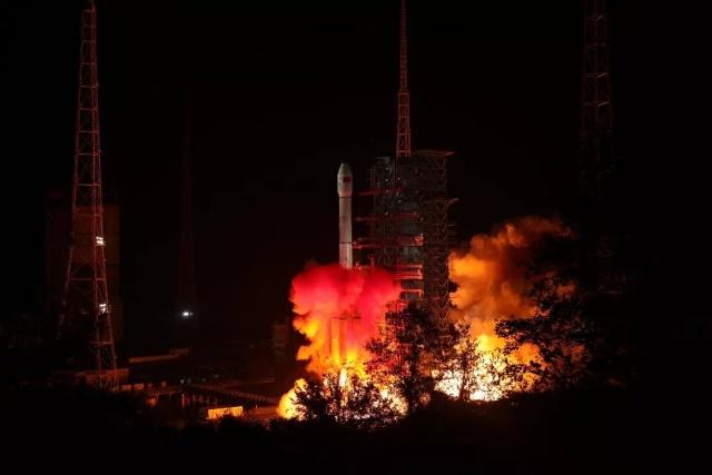 “嫦娥四号”于今日凌晨在西昌发射升空；传谷歌和腾讯云正探索在云计算方面进行合作