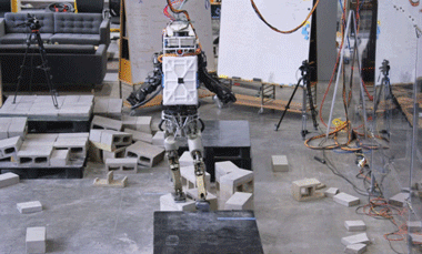 过独木桥、踩砖块，波士顿动力Atlas机器人又get新技能