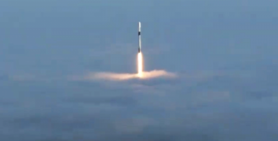 猎鹰9号火箭再次升空，马斯克用“二手火箭”发射了3颗加拿大卫星